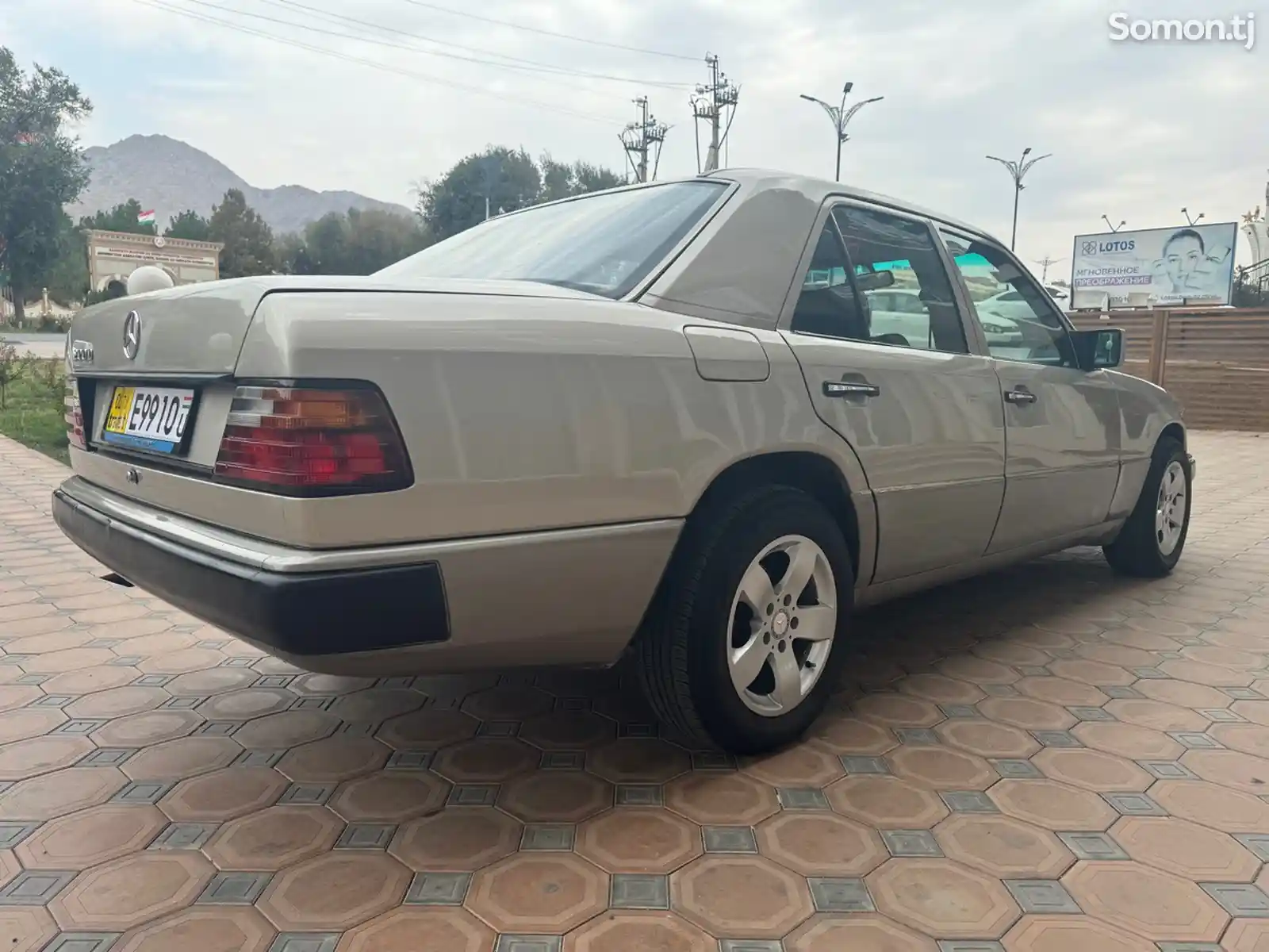 Mercedes-Benz E class, 1992-4