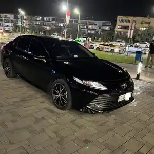 Toyota Camry, 2019