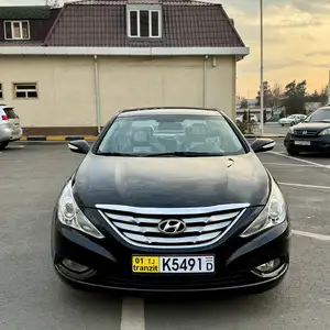 Hyundai Sonata, 2011