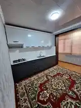 3-комн. квартира, 1 этаж, 80 м², 13 мкр-2