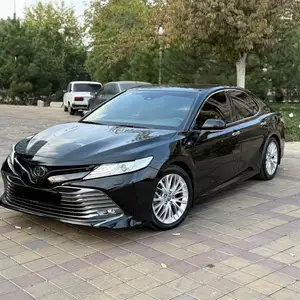 Toyota Camry, 2018