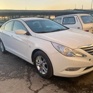 Hyundai Sonata, 2011