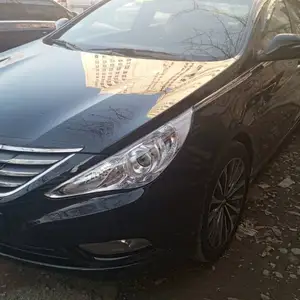 Hyundai Sonata, 2011