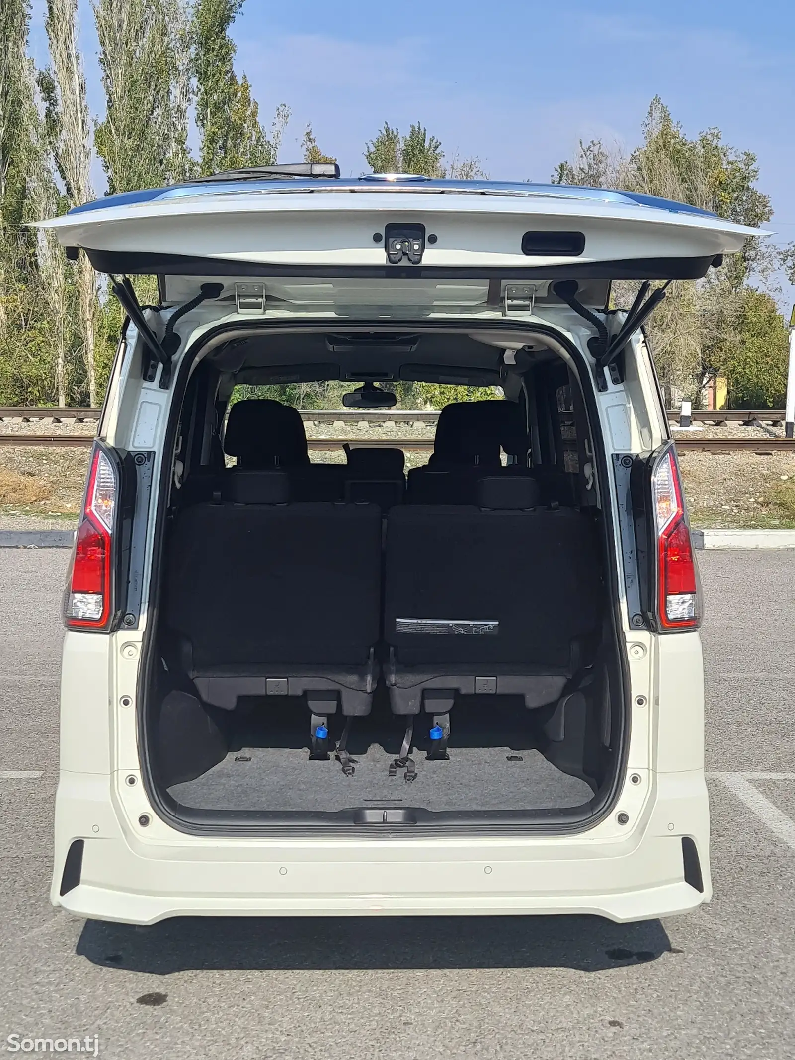 Nissan Serena, 2016-7