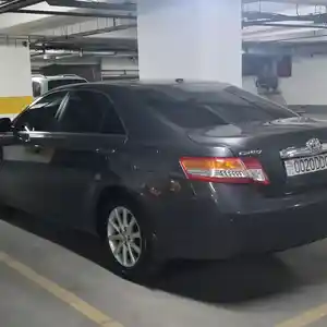 Toyota Camry, 2011