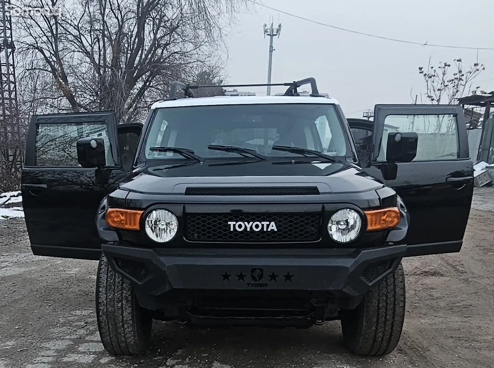 Toyota FJ Cruiser, 2011-1