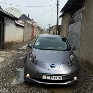 Nissan Leaf, 2012