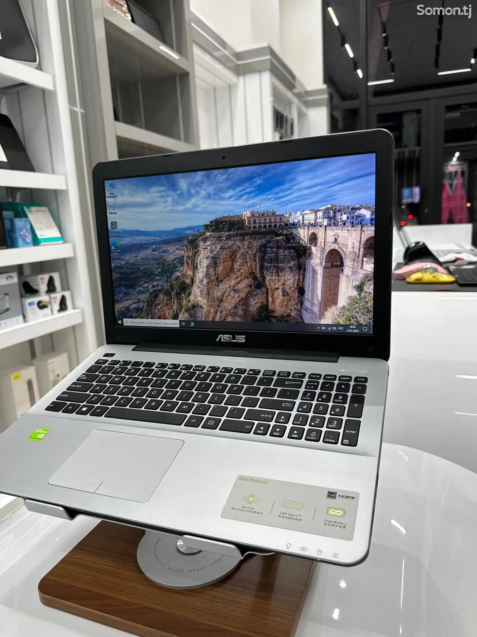 Ноутбук Asus VivoBook-1