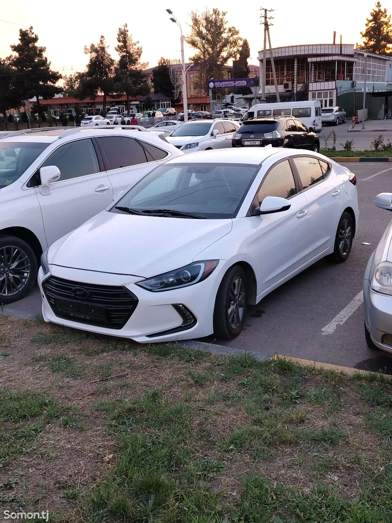 Hyundai Elantra, 2018-1