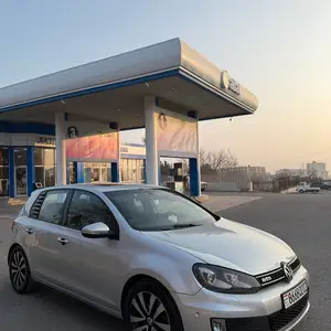 Volkswagen Golf, 2012