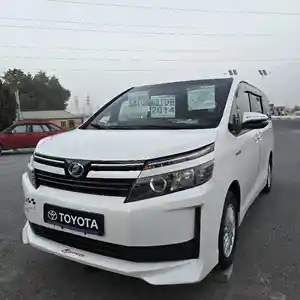 Toyota Voxy, 2014