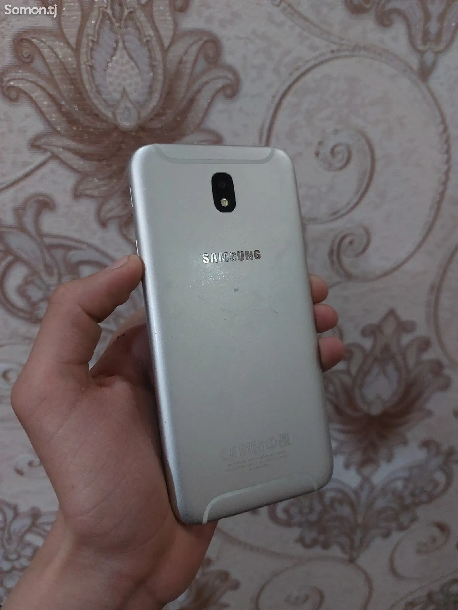 Samsung Galaxy J7 2017-1