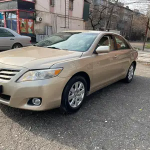 Toyota Camry, 2010