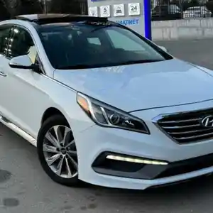 Лобовое стекло на Hyundai Sonata 2014