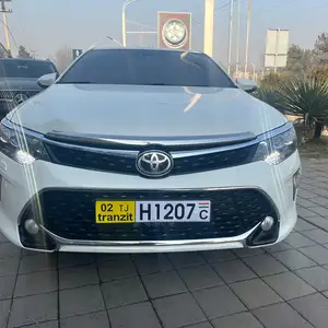 Toyota Camry, 2016