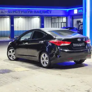 Hyundai Elantra, 2014