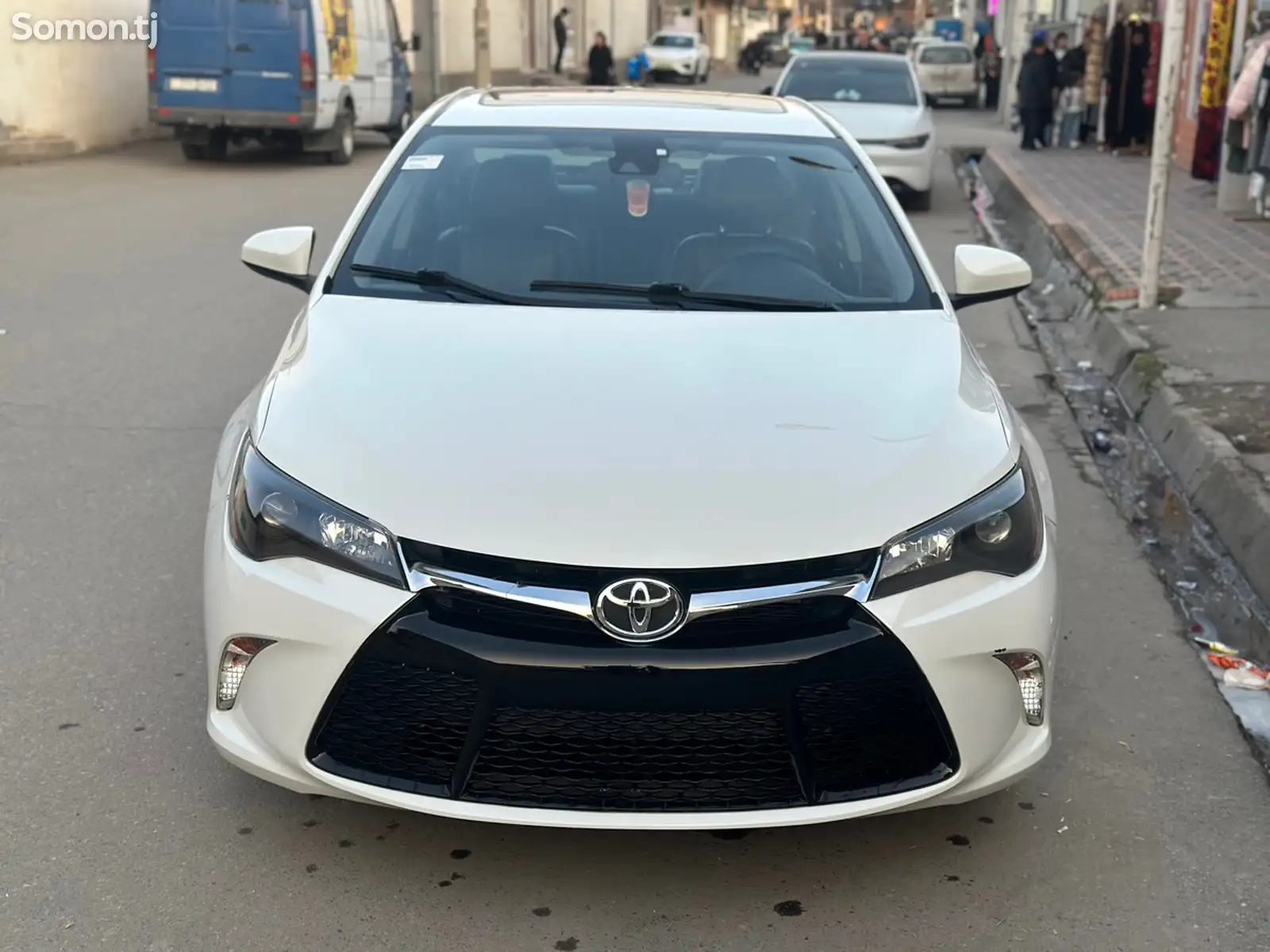 Toyota Camry, 2017-1