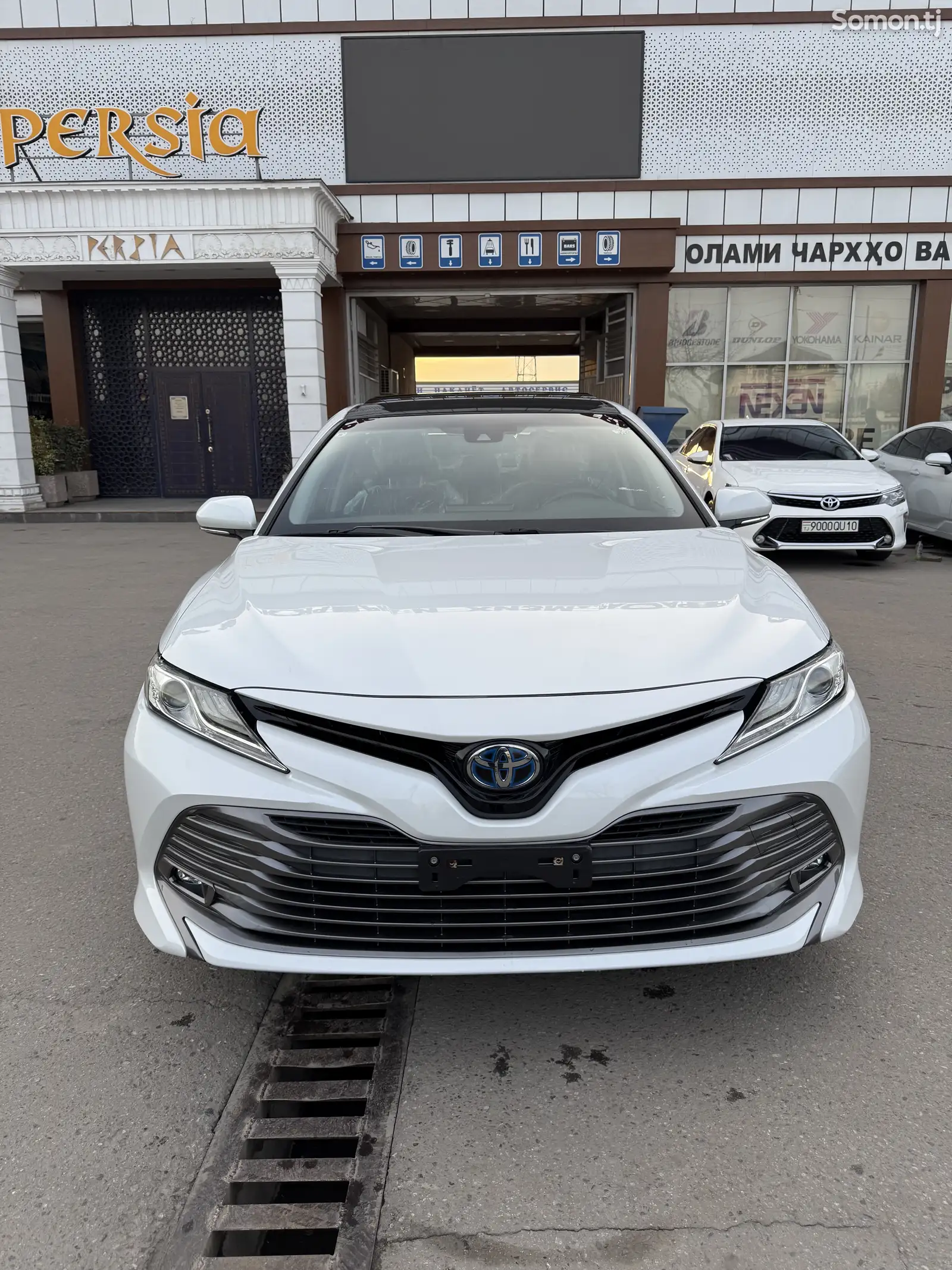 Toyota Camry, 2018-1