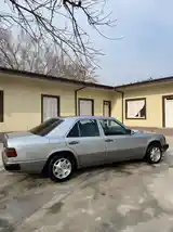 Mercedes-Benz W124, 1993-5