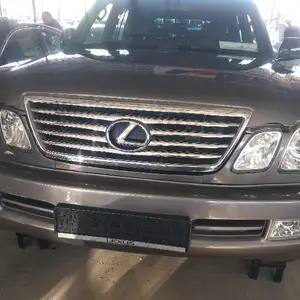 Lexus LX series, 2004