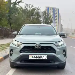 Toyota RAV 4, 2021