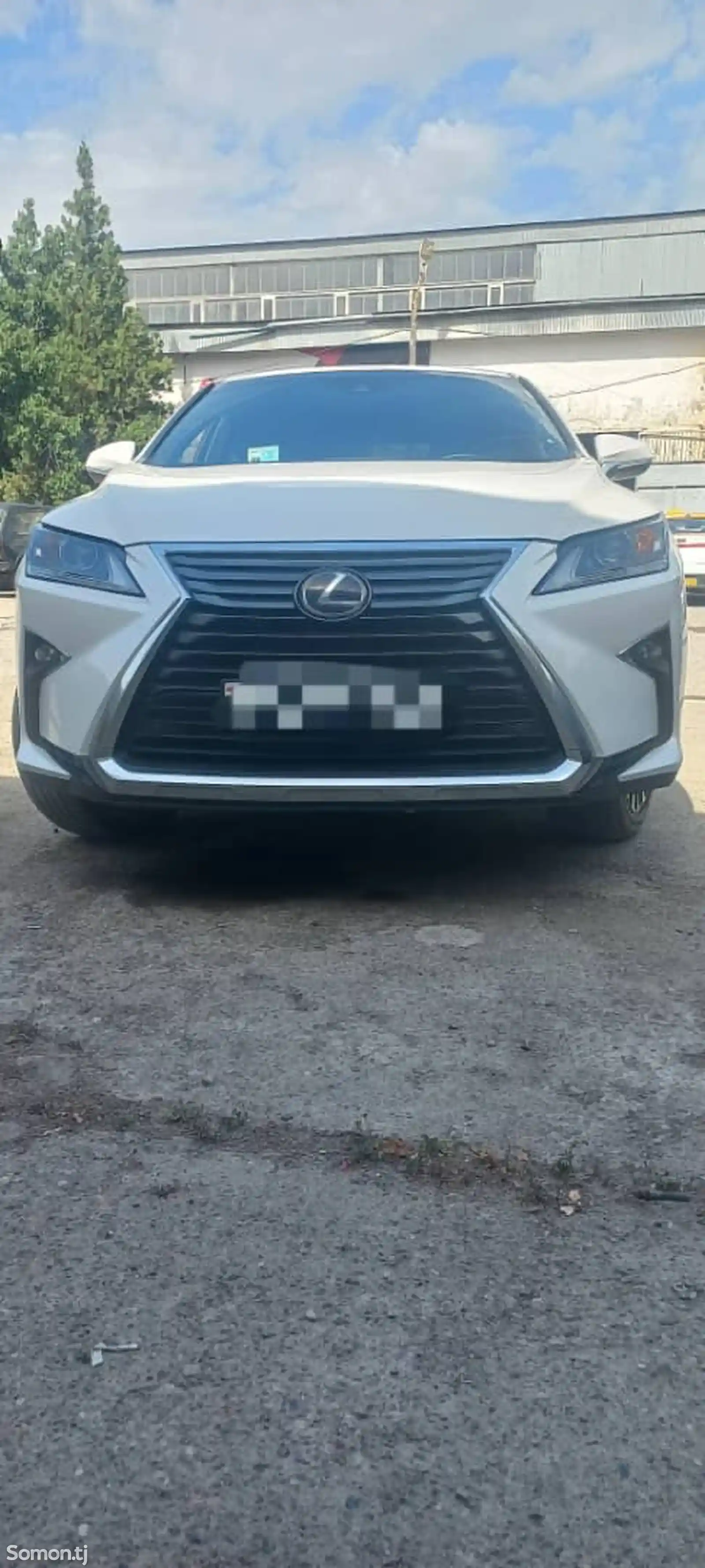 Передние бампер и фары на Lexus RX 350, 2017-1