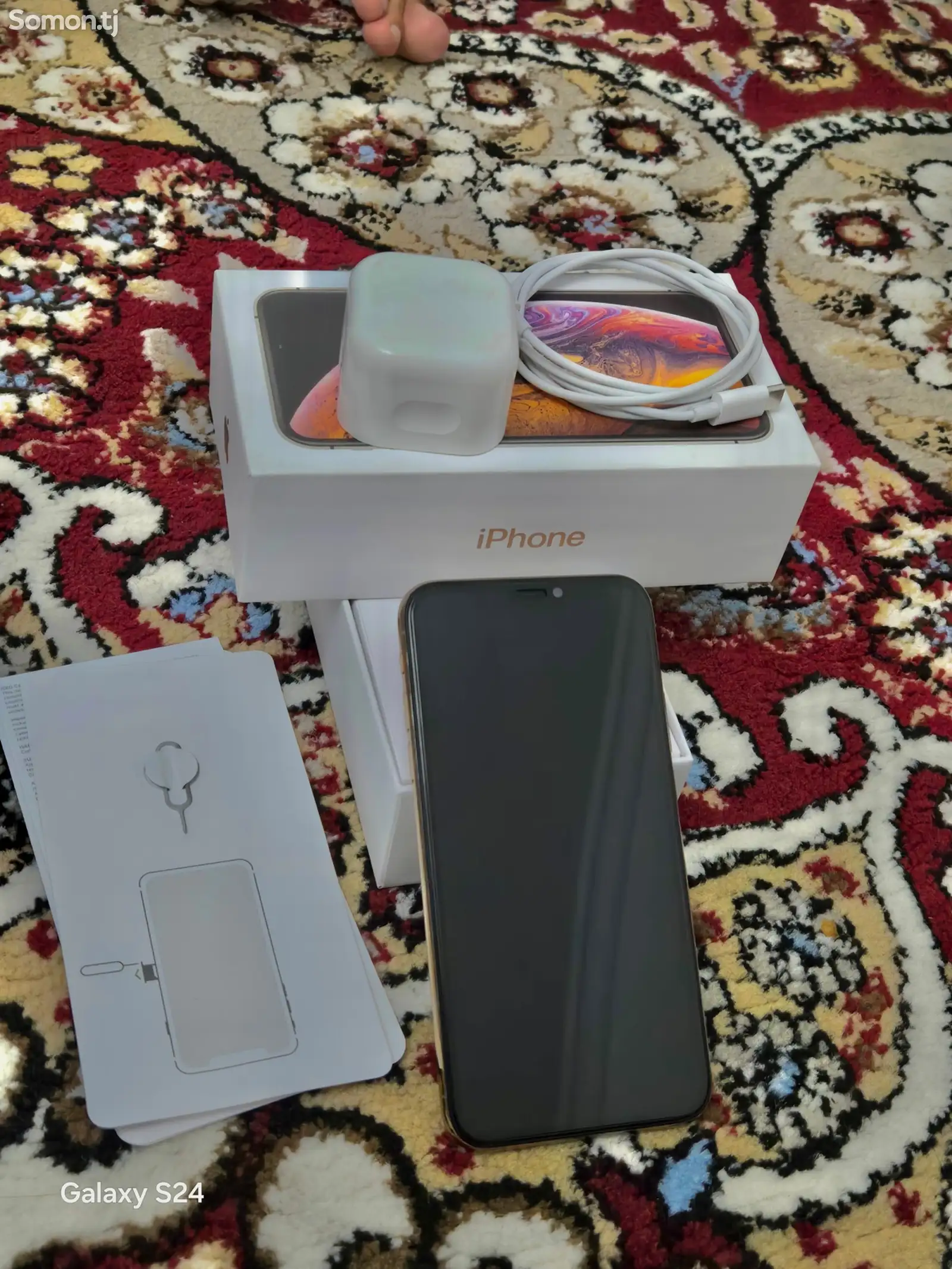 Apple iPhone Xs, 64 gb, Gold-1