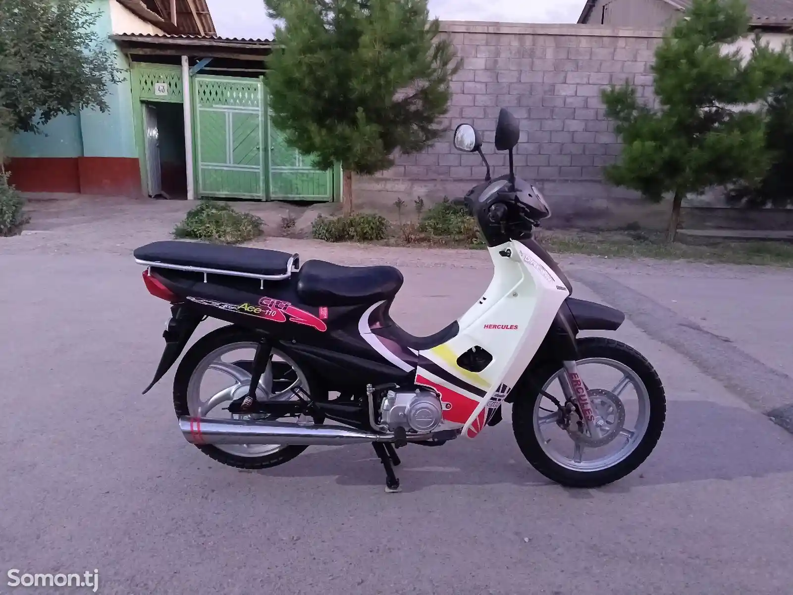 Скутер Daelim-8