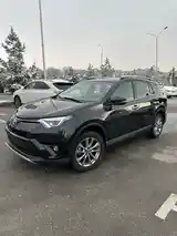 Toyota RAV 4, 2017-6