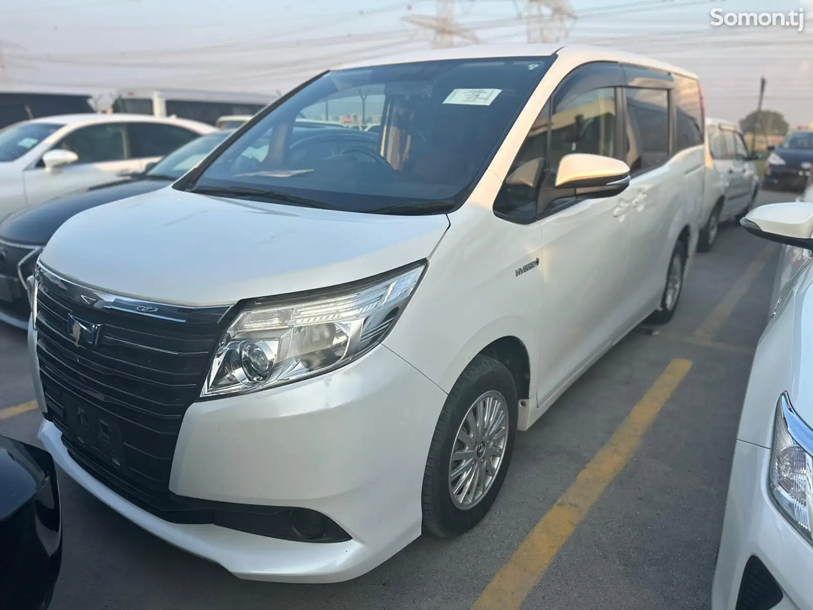 Toyota Noah, 2014-2