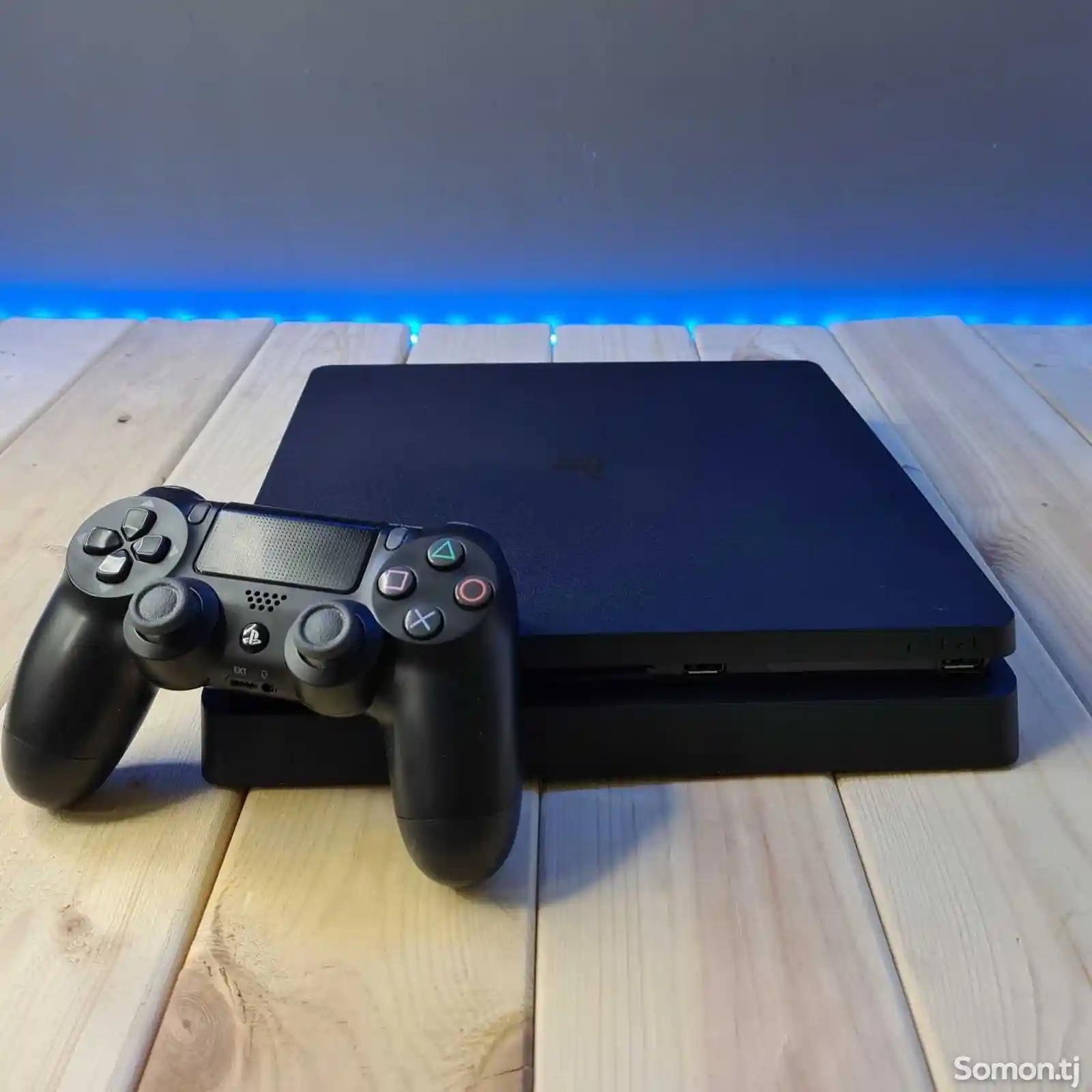 Игровая приставка Sony PlayStation 4 Slim на 500гб-1