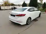 Hyundai Elantra, 2017-3