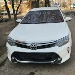 Toyota Camry, 2016