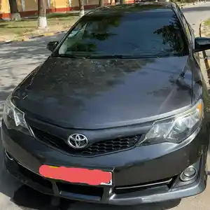 Toyota Camry, 2011