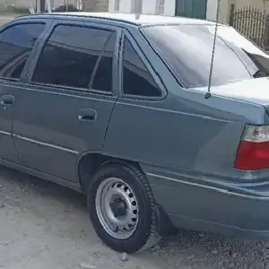 Daewoo Nexia, 1995