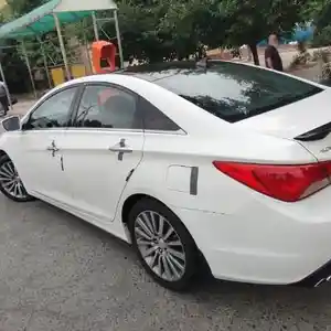 Hyundai Sonata, 2013