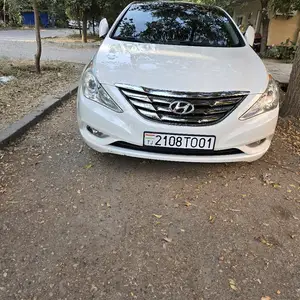 Hyundai Sonata, 2010