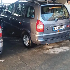 Opel Zafira, 2004