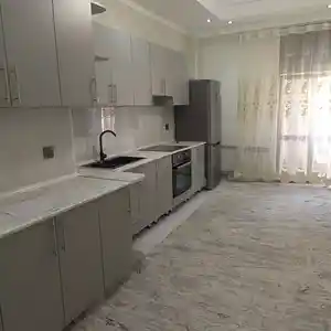 2-комн. квартира, 7 этаж, 80м², Шохмансур Хилтон