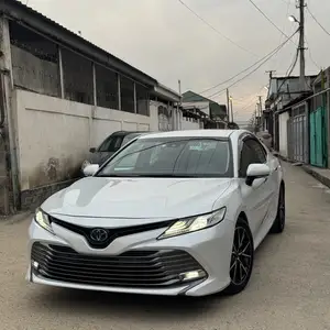 Toyota Camry, 2018