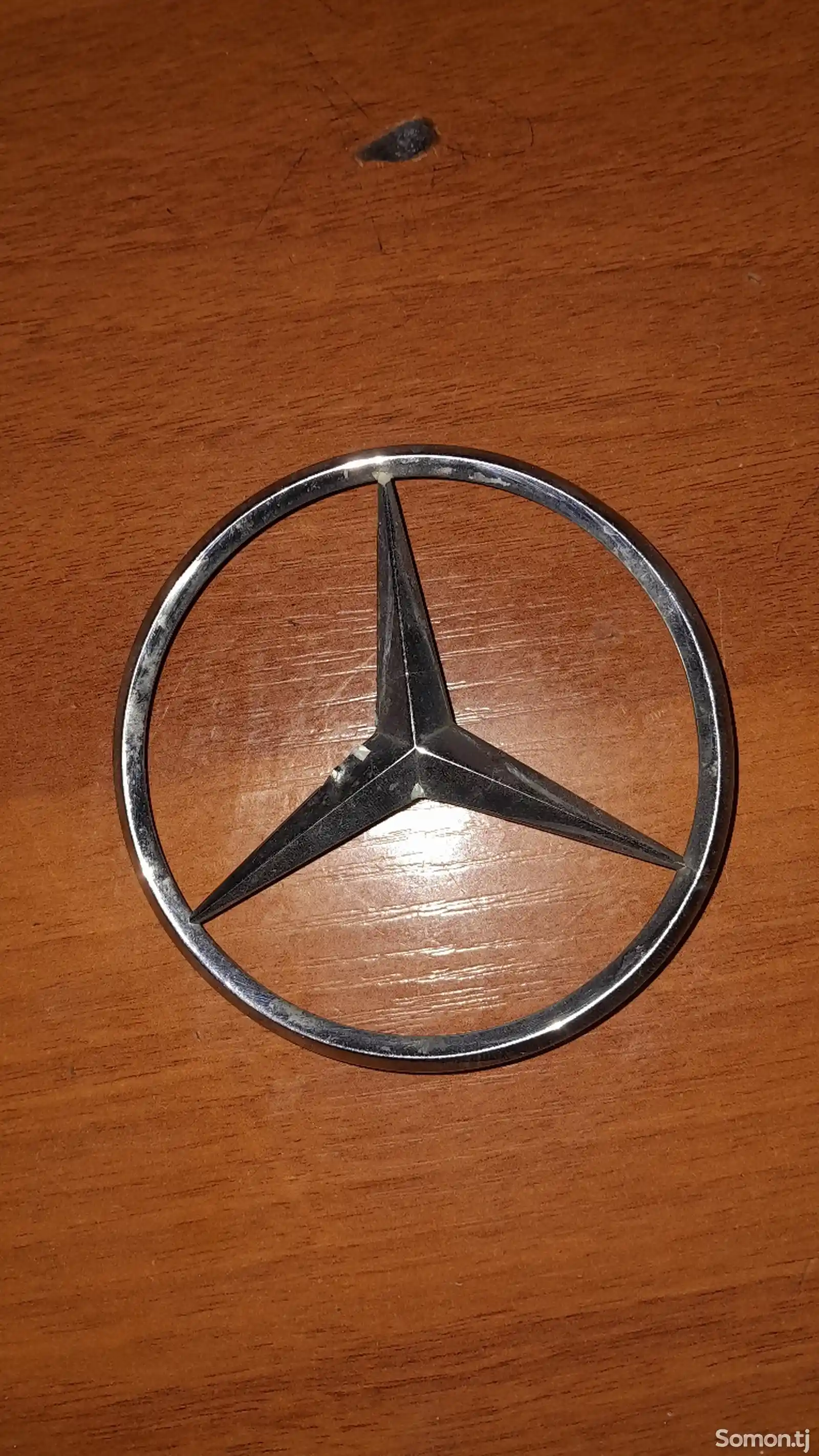Знак багажника от Mercedes-Benz