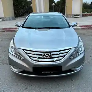 Hyundai Sonata, 2010