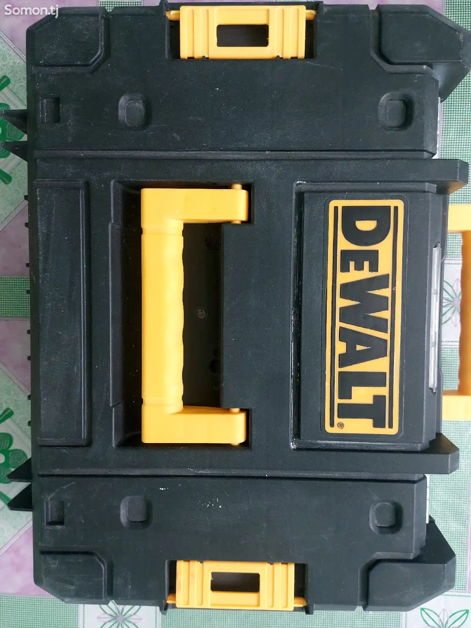 Лазерный уровень DeWalt-3