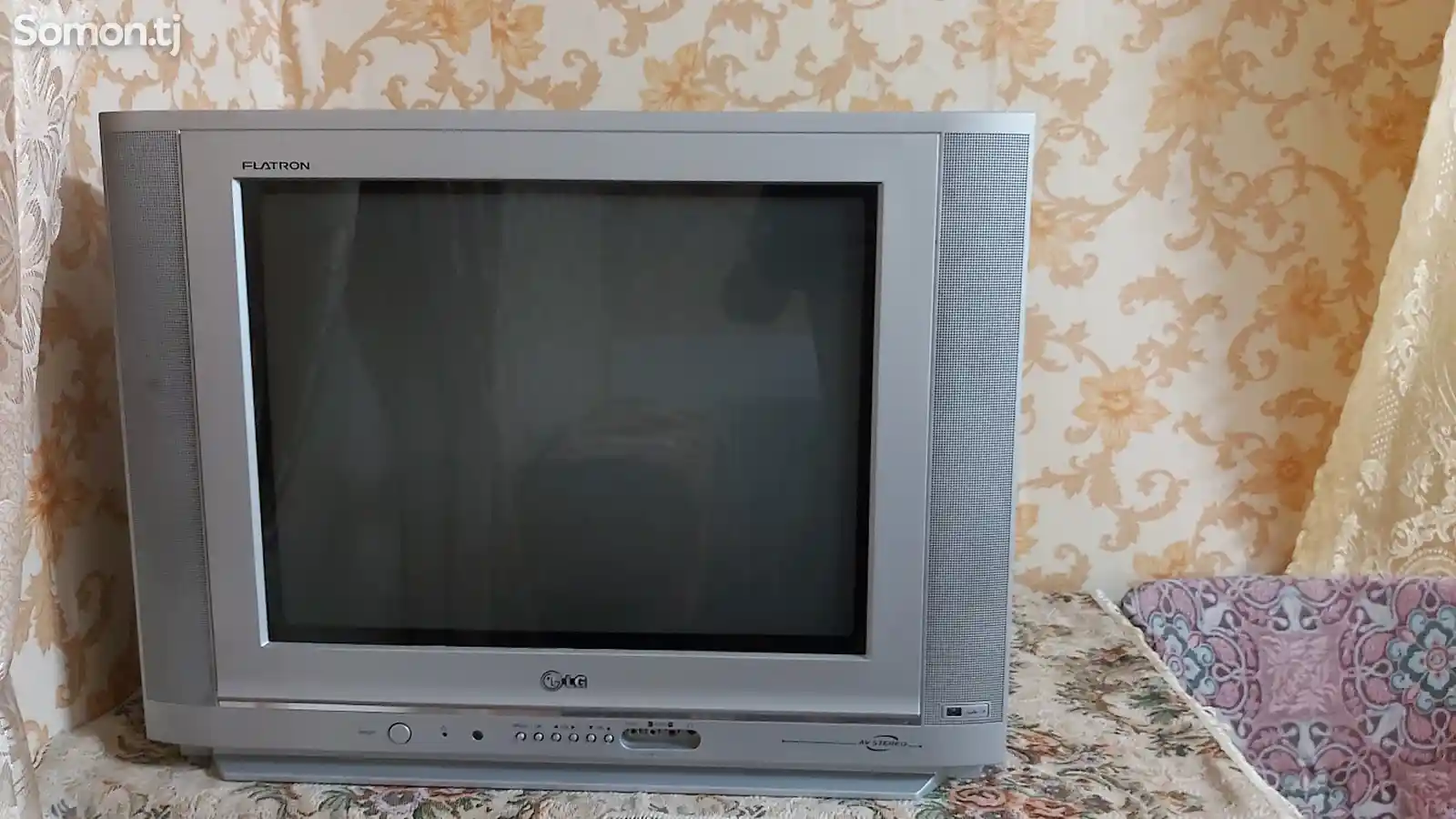Телевизор LG Flatron-1