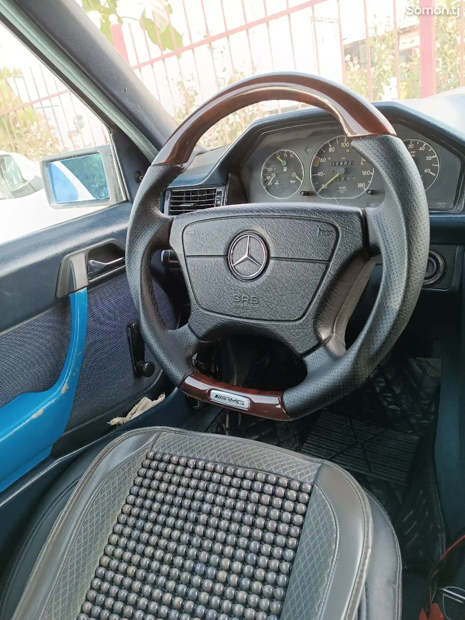 Mercedes-Benz E class, 1990-4