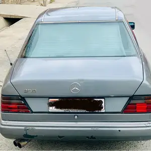 Mercedes-Benz W124, 1992