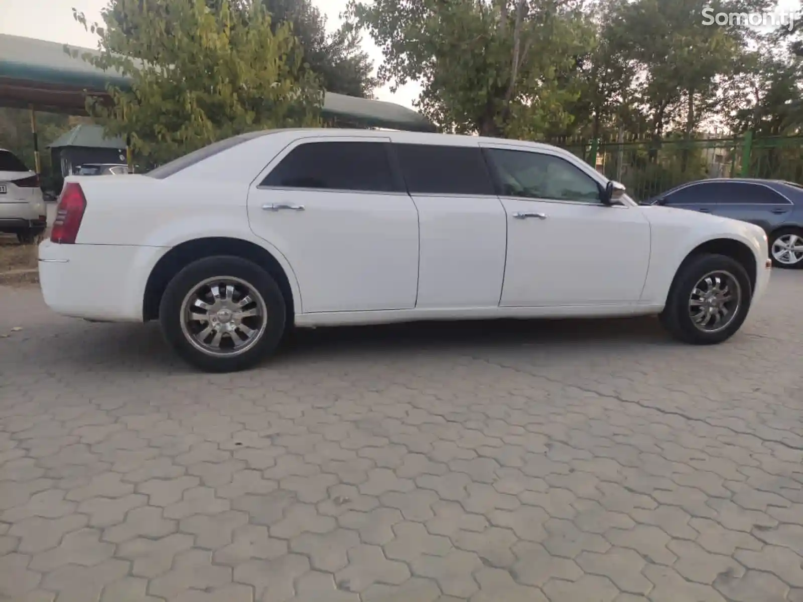 Chrysler 300C, 2009-4