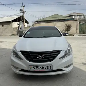 Hyundai Sonata, 2010