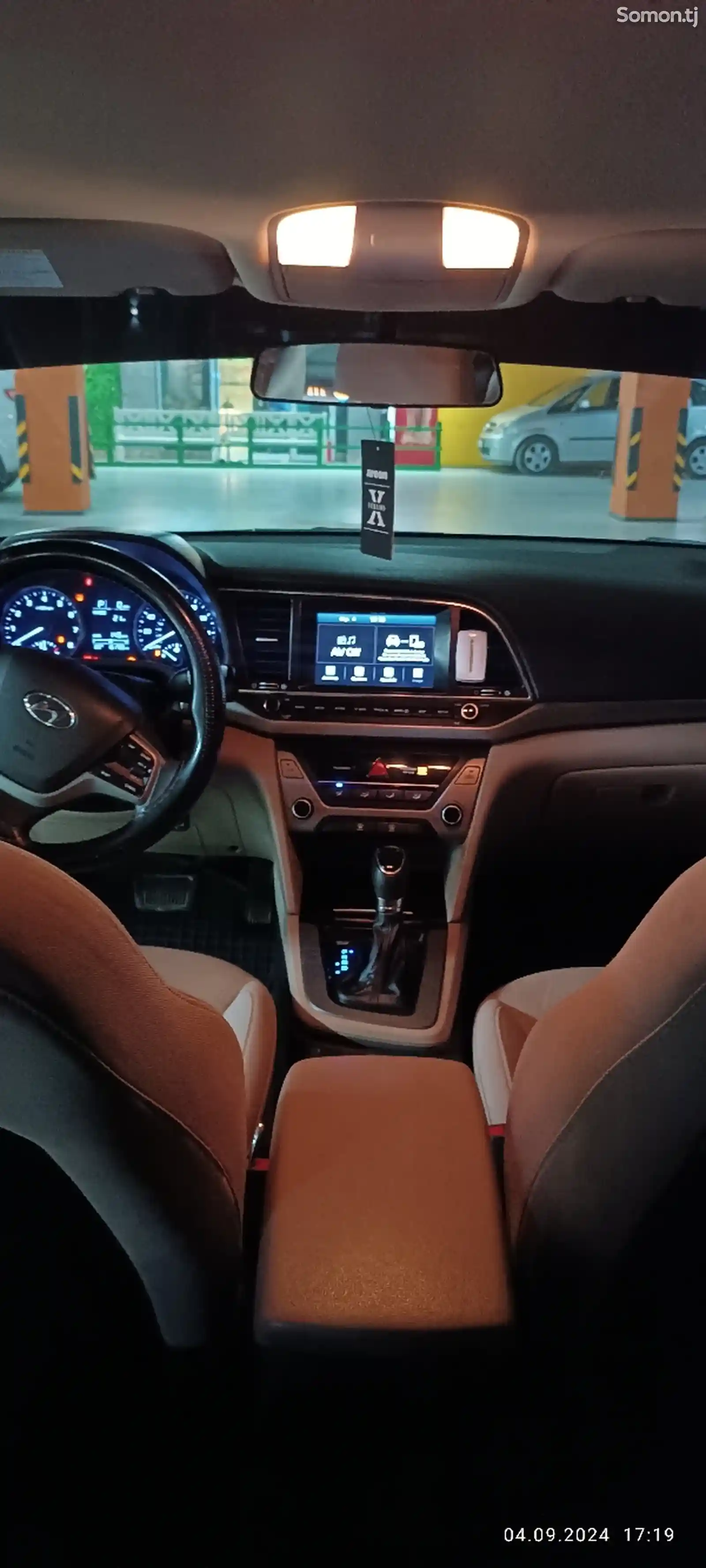 Hyundai Elantra, 2017-8