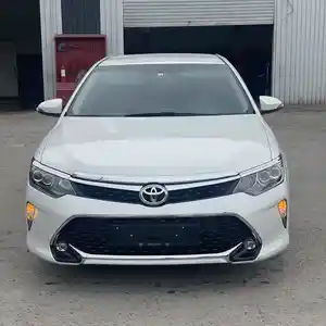 Toyota Camry, 2016